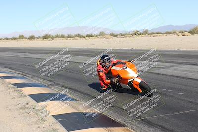 media/Dec-01-2025-Moto Forza (Mon) [[2daa91e15f]]/3-Beginner Group/Session 4 (Turn 10 Inside)/